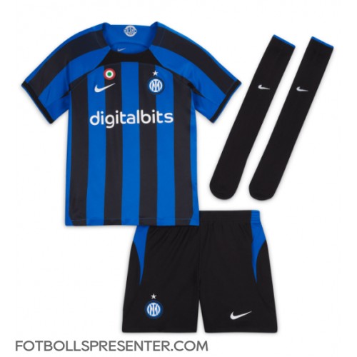 Inter Milan Edin Dzeko #9 Hemmatröja Barn 2022-23 Kortärmad (+ korta byxor)